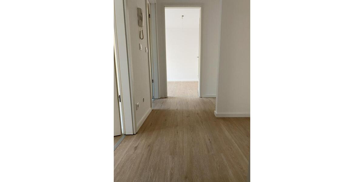 Zentral-Ruhig- Komplett sannierte Wohnung, Balkon, neue Einbauküche, Aufzug, Tiefgarage 2 zimmer