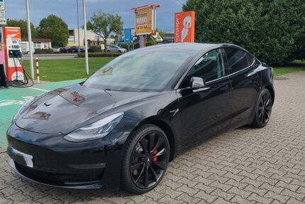 Tesla Model 3 168.000 km 21.390 € Dormagen 41539