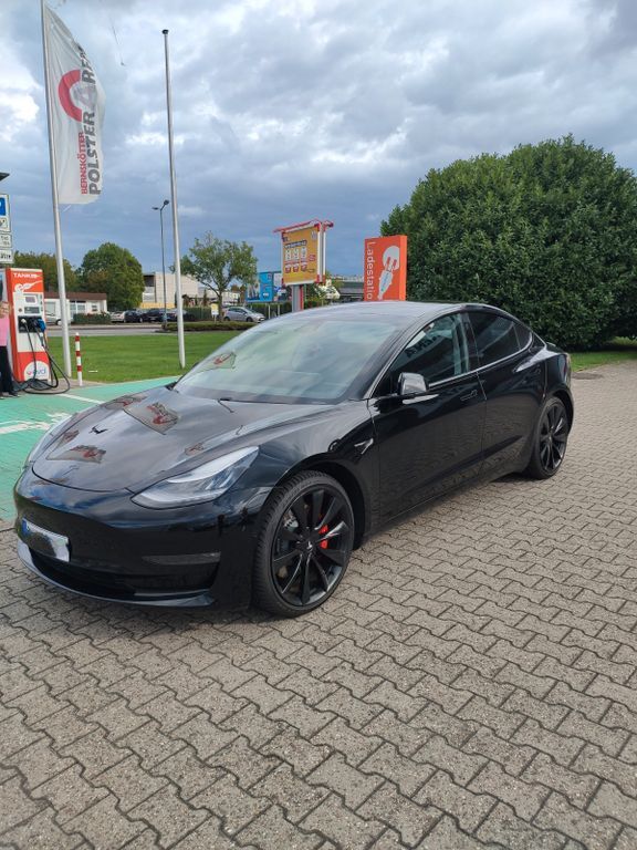 Tesla Model 3 168.000 km 21.390 € Dormagen 41539