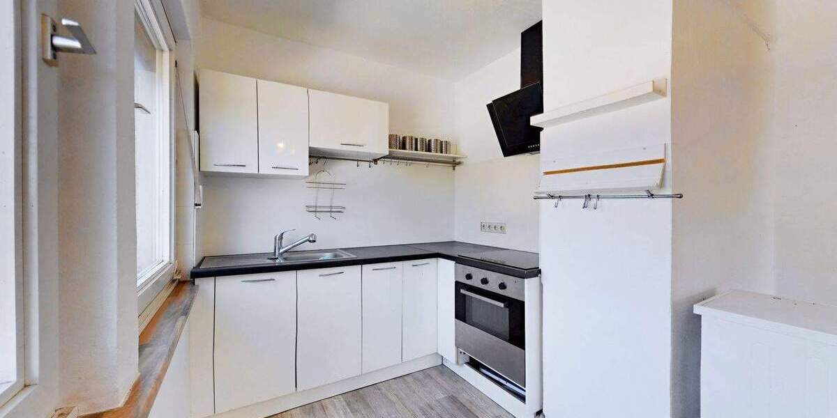 Freistehendes Zweifamilienhaus mit großem Grundstück 6 zimmer