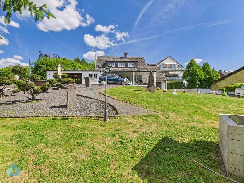 Haus zum Kaufen in Monheim am Rhein 799.000 € 144 m²