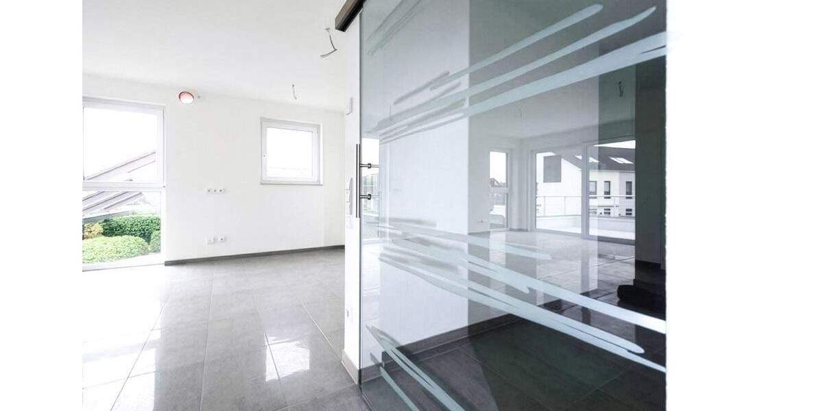 Hochwertige 4-Zimmer-Wohnung in zentraler, ruhiger Lage 4 zimmer