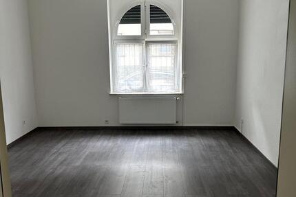 2,5 Z, KDB, ALTBAU, Saniert, mit Einbauküche, Pelmke Balkon, 2 zimmer