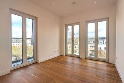 Wohnung zum Mieten in Düsseldorf Eller 2.550 € 147.07 m² 4 zimmer