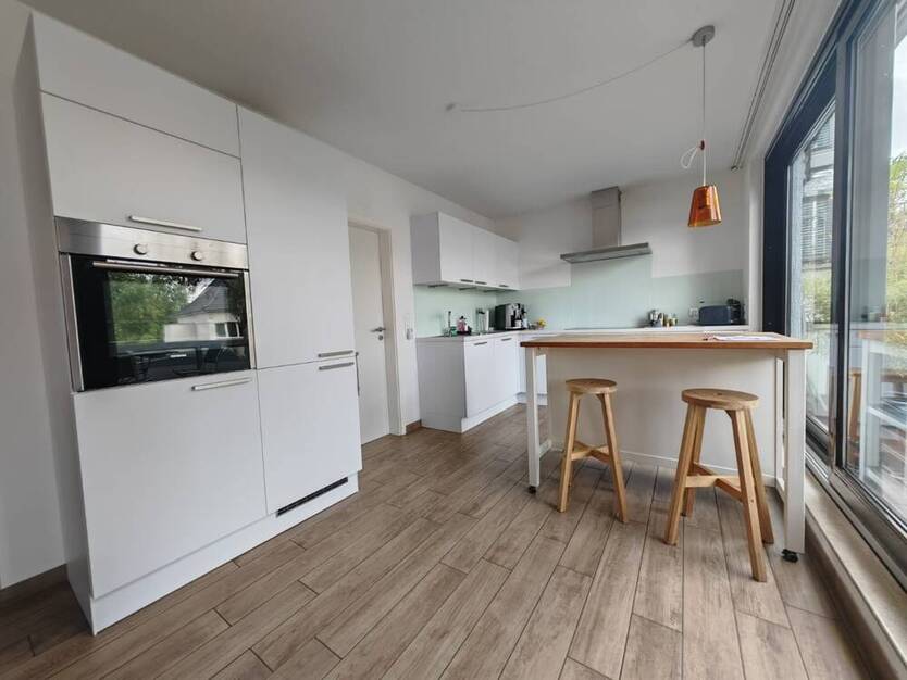 Hochwertige 3-Zimmerwohnung in Toplage mit Küche und Stellplatz!