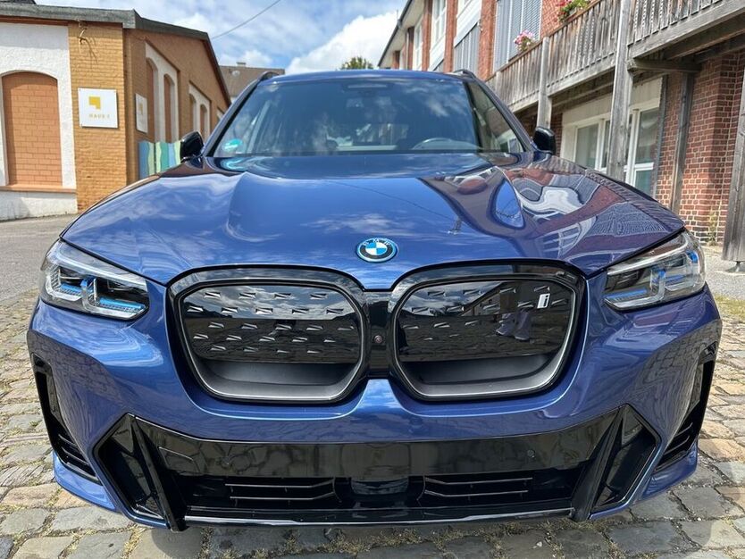 iX3