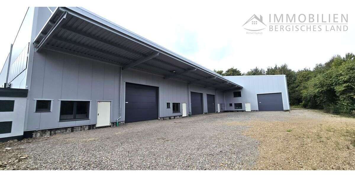 Halle in Radevormwald 2.750.000 € 1600 m² zimmer