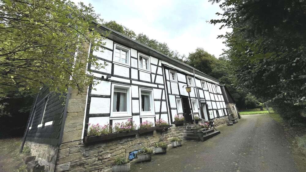 Einfamilienhaus Sprockhövel - 10 Zimmer, 236 m&sup2;, 441.000&euro; | Angebot:25197370