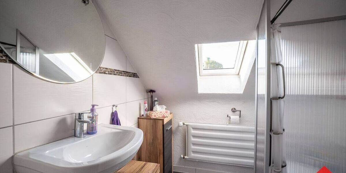 Zweifamilienhaus mit Garage, Kfz-Stellplätzen und schönem Grundstück - Mehrfamilienhaus, Wohnhaus Kierspe Kierspe Bahnhof | Angebot:26864847