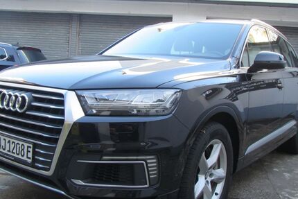 Audi Q7 101.000 km 32.990 € Düsseldorf 40210