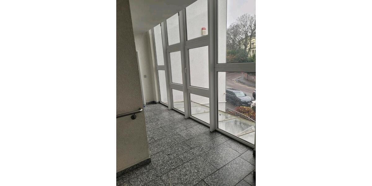 Helle, zentrale Eigentumswohnung mit Aufzug 2 zimmer