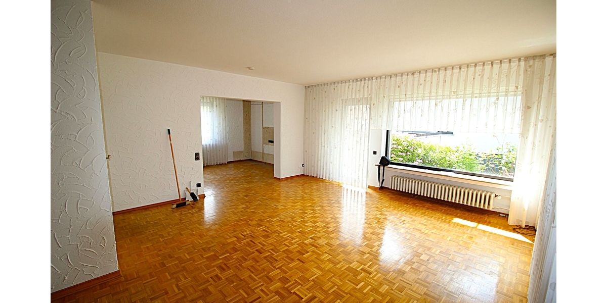 Raumwunder mit diversen Nutzungsmöglichleiten: Massives EFH mit Garten, Garage und viel Potenzial 7 zimmer