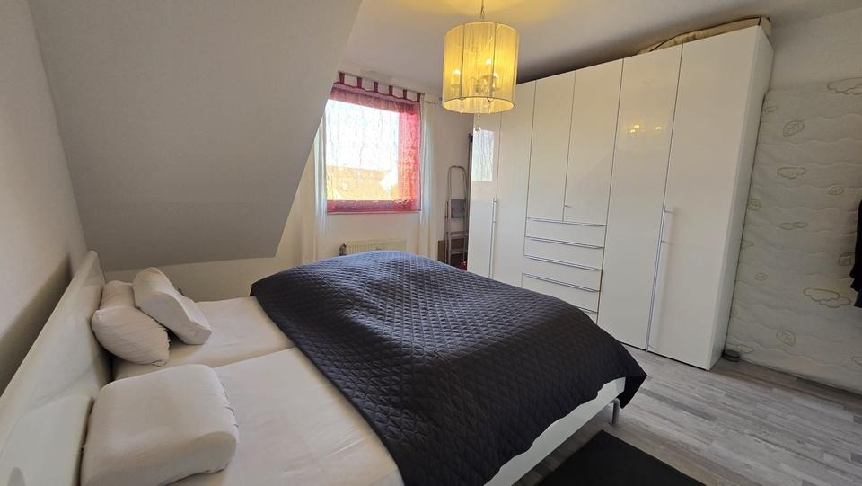 Dachgeschoßwohnung Solingen Ohligs - 2 Zimmer, 57 m&sup2;, 175.000&euro; | Angebot:25642570