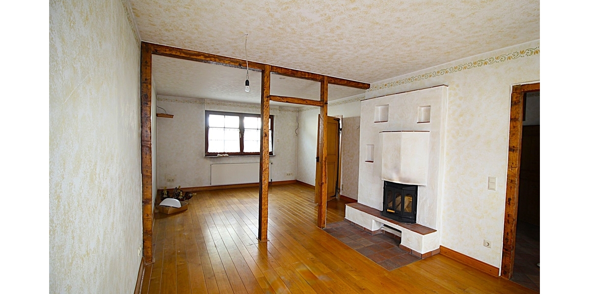 Kernsaniertes Einfamilienhaus mit (Bau)-Grundstück und großem Anbau mit vielen Nutzungsmöglichkeiten 5 zimmer