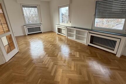 Wohnung Bergisch Gladbach Gronau - 5 Zimmer, 135 m&sup2;, 1.700&euro; | Angebot:25646820