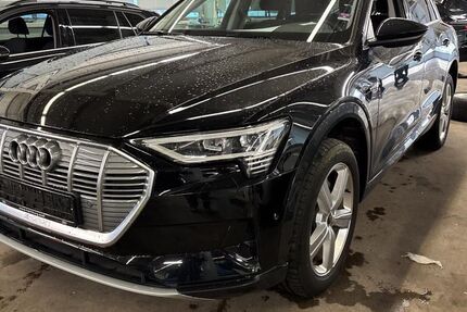 Audi e-tron 81.523 km 29.734 &euro; Hagen 58091