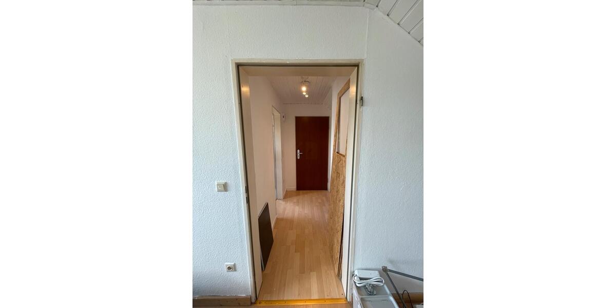 Dachgeschoßwohnung Wermelskirchen - 1 Zimmer, 40 m&sup2;, 300&euro; | Angebot:26414582