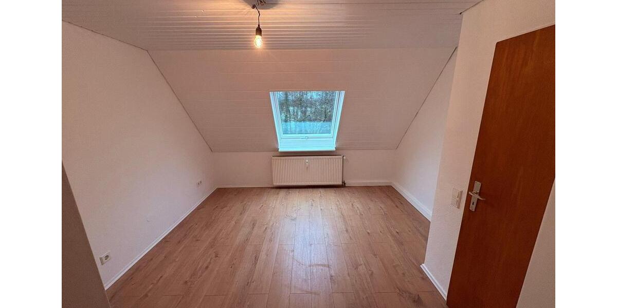 Dachgeschoßwohnung Leverkusen Bergisch Neukirchen - 2.5 Zimmer, 50 m&sup2;, 550&euro; | Angebot:26423991