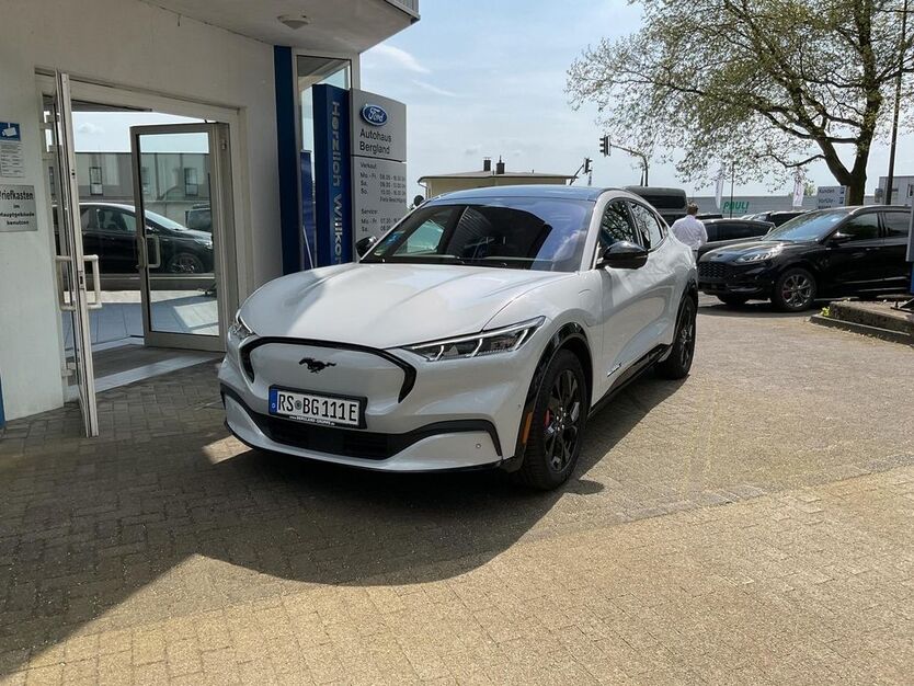 Ford Mustang Mach-E 9.900 km 48.990 € Remscheid 42855