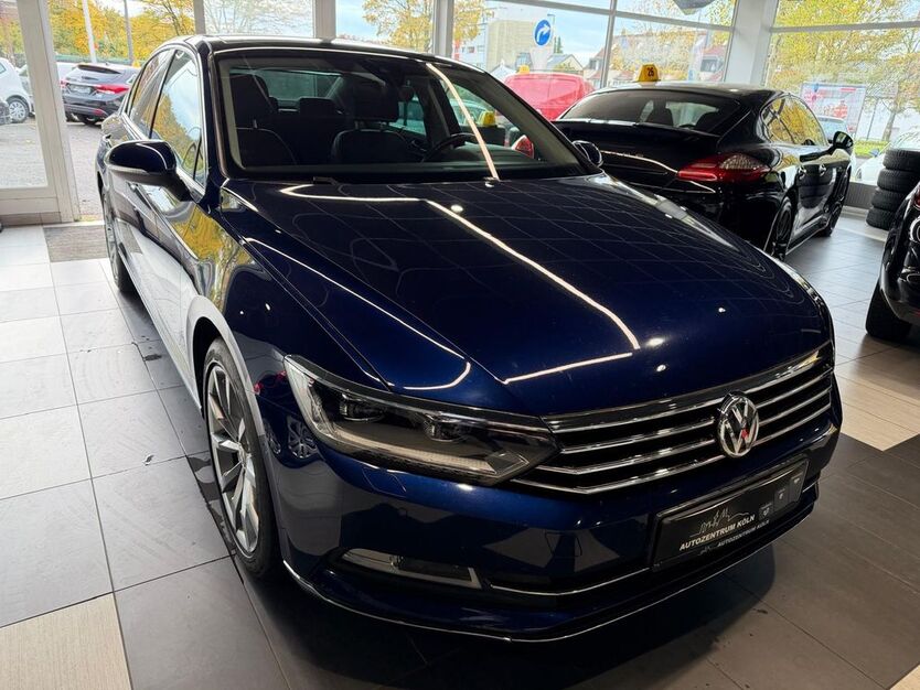 VW Passat 213.529 km 14.300 € Köln 51103