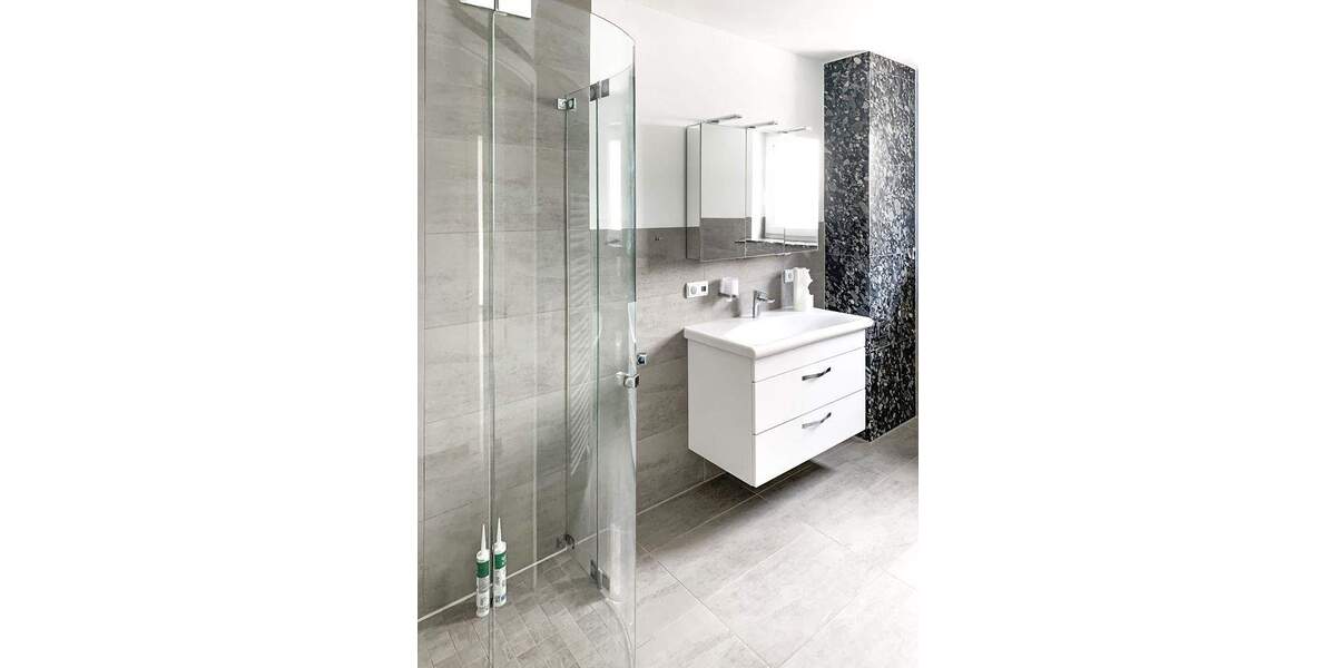 Hochwertige 4-Zimmer-Wohnung in zentraler, ruhiger Lage 4 zimmer