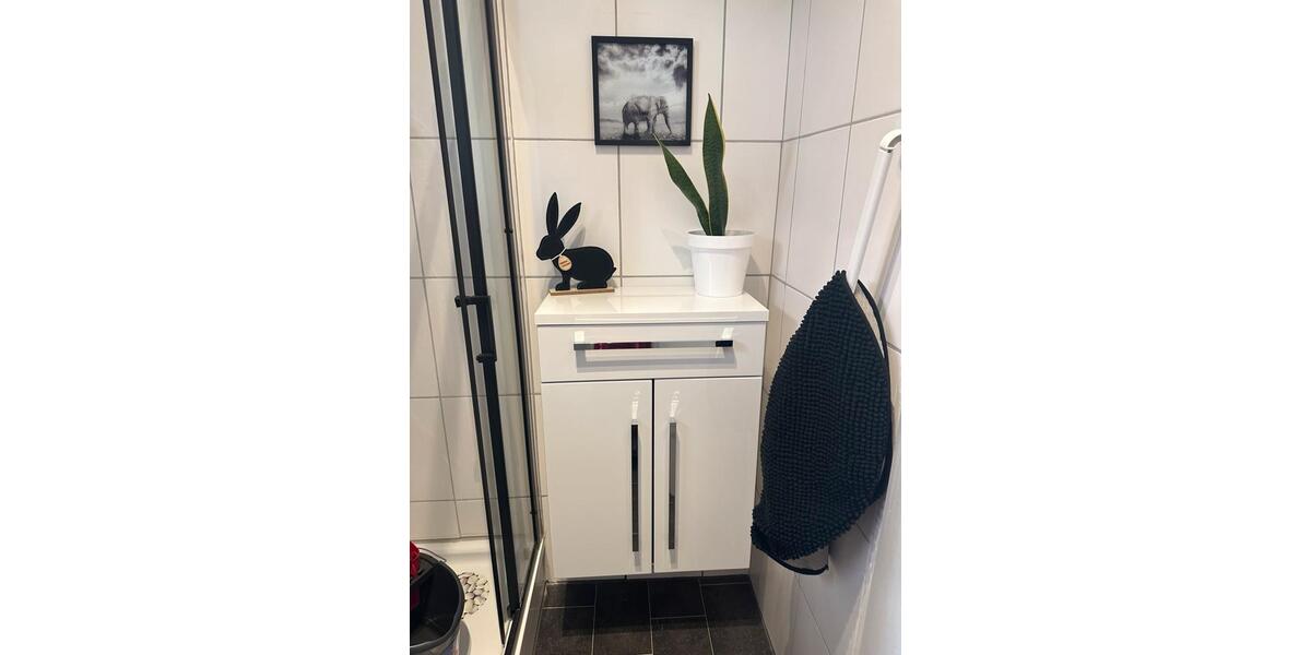 Erdgeschoßwohnung Düsseldorf Stadtbezirk 8 - 3 Zimmer, 100 m&sup2;, 1.800&euro; | Angebot:26131973