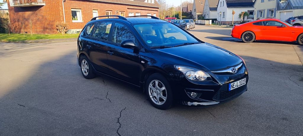 Hyundai i30 207.000 km 3.999 &euro; Dormagen 41541
