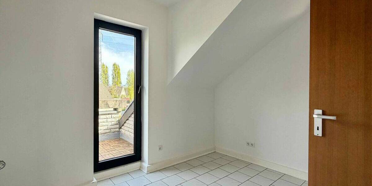 Etagenwohnung Düsseldorf Lierenfeld - 3 Zimmer, 88 m&sup2;, 1.000&euro; | Angebot:26247302