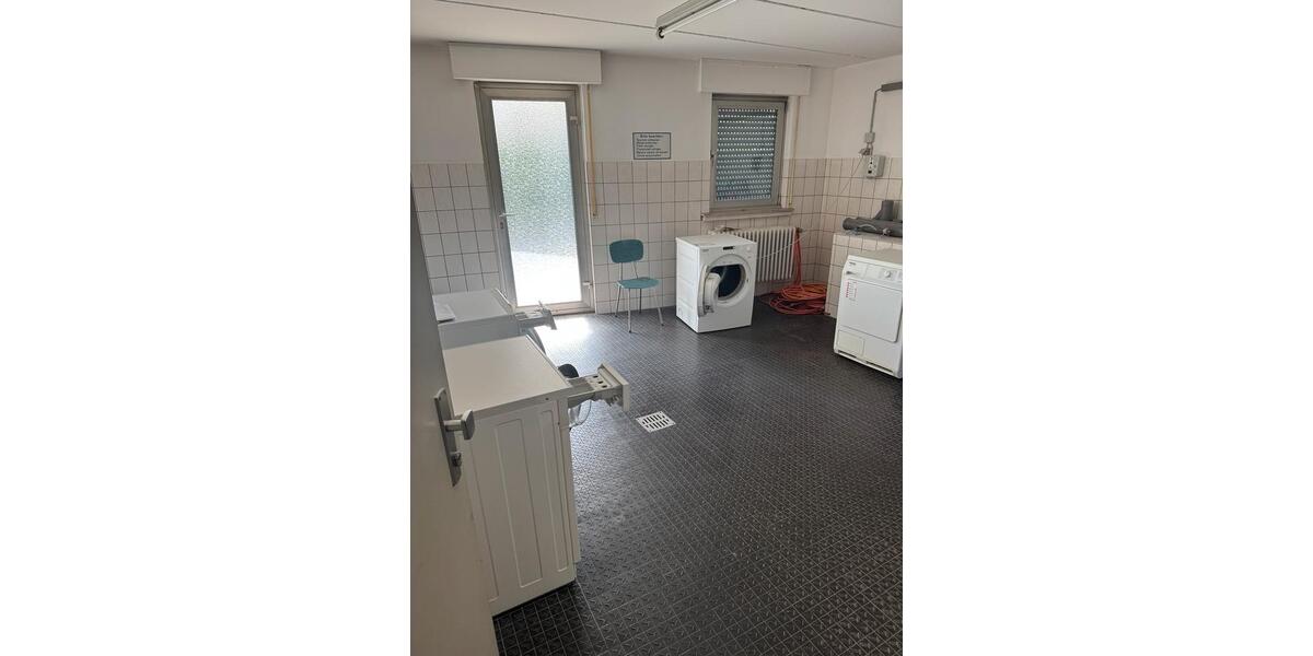 3 Zimmerwohnung mit Loggia und Tiefgaragenplatz 3 zimmer