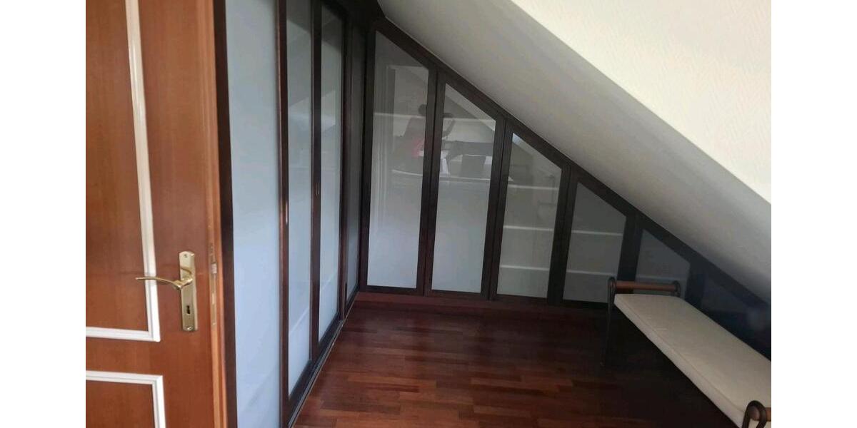 Dachgeschoßwohnung Wuppertal Gemarkung Langerfeld - 3 Zimmer, 73 m&sup2;, 180.000&euro; | Angebot:26214433