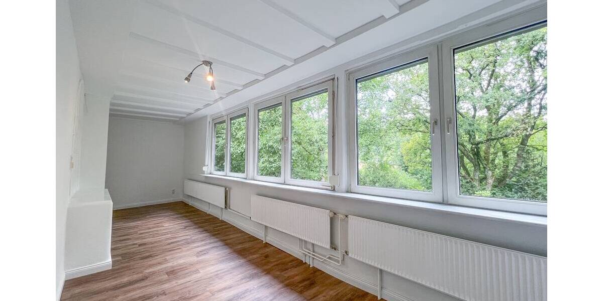 Historisches Herrenhaus im Hagener Süden, aufgeteilt in zwei Eigentumswohnungen 1 zimmer