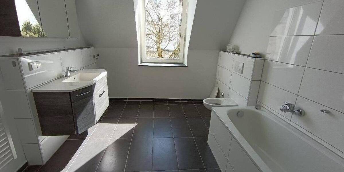 Etagenwohnung Wuppertal Barmen - 4 Zimmer, 100 m&sup2;, 880&euro; | Angebot:26897645