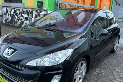 Peugeot 308 186.000 km 2.400 € Essen 45143