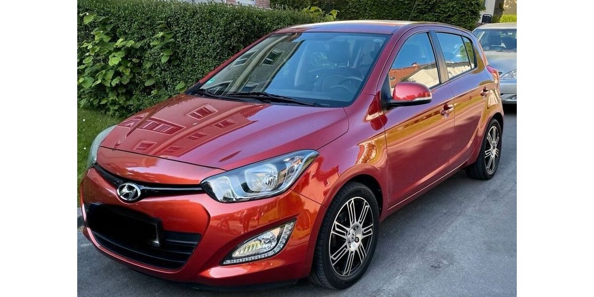 Hyundai i20 113.000 km 7.777 &euro; Solingen 42697