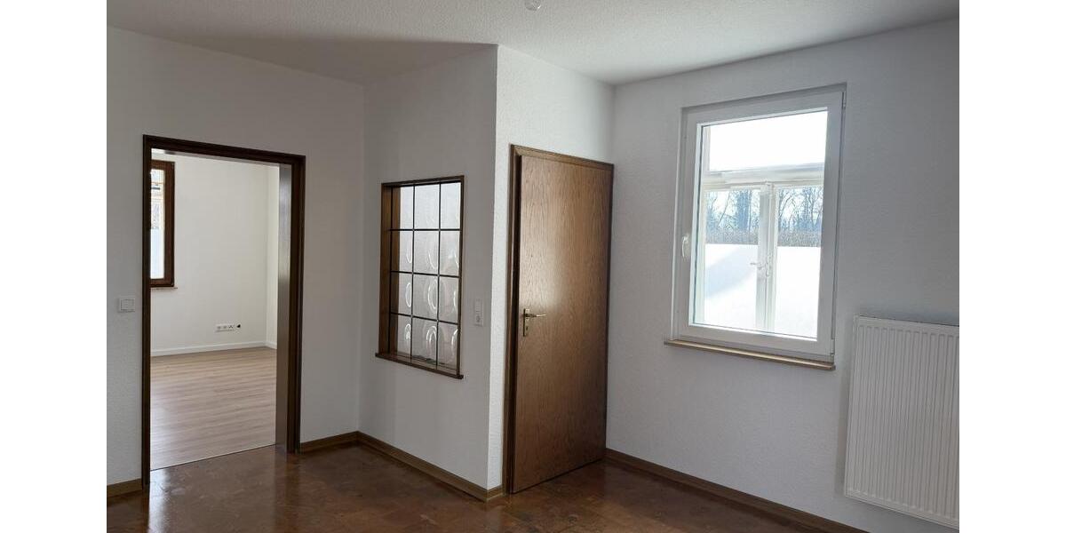 Erdgeschoßwohnung Wermelskirchen - 2 Zimmer, 75 m&sup2;, 750&euro; | Angebot:25720417