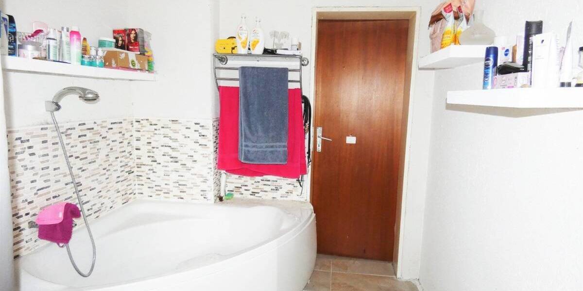 260qm Wohnfläche mit Garten, 3 Loggien, Kamin & Einbauküche - auch als Zweifamilienhaus nutzbar 7 zimmer