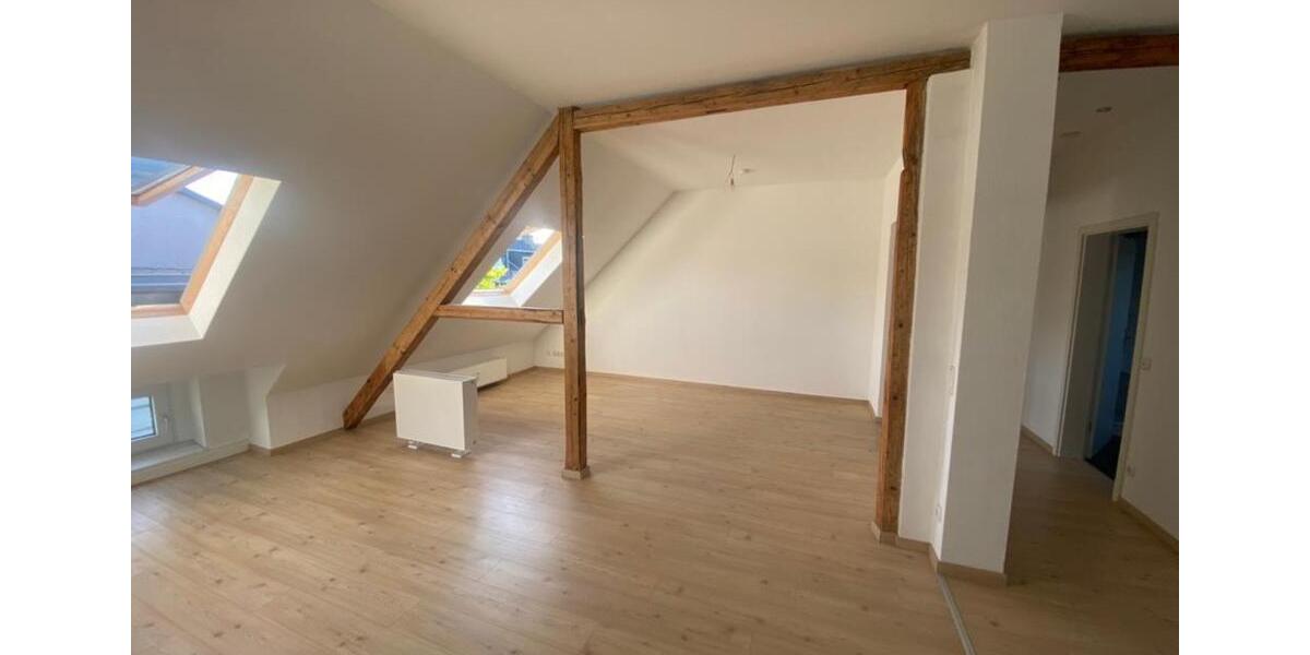 Helle 2,5 Zimmer DG Wohnung im Lorettoviertel | 65 qm 2.5 zimmer