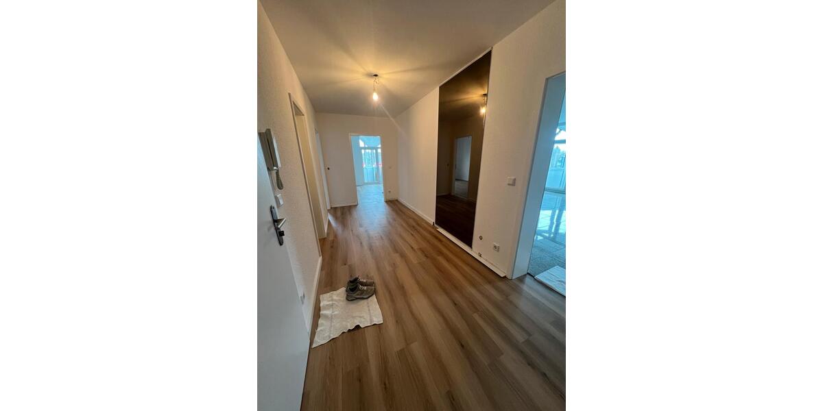 Etagenwohnung Radevormwald - 4 Zimmer, 105 m&sup2;, 950&euro; | Angebot:25630385