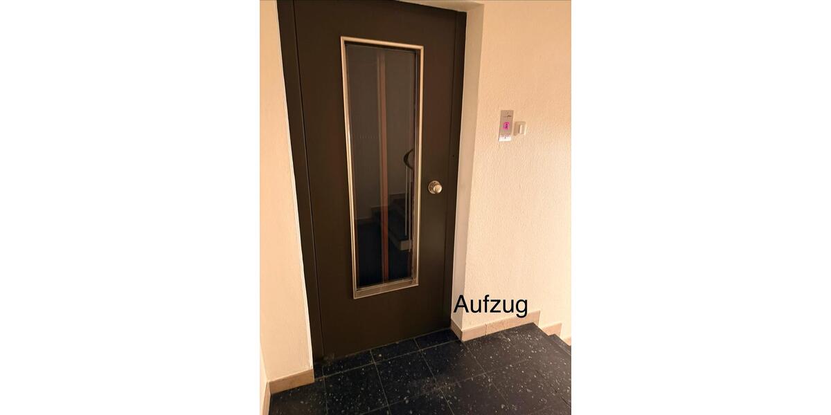 Große 4,5-Zimmer-Wohnung ca. 140 m² in Düsseldorf (Etagenwohnung) 4.5 zimmer
