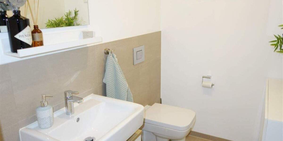 Moderne 3 Zimmer Wohnung + Balkon + Fußbodenheizung in D.-Flingern 3 zimmer