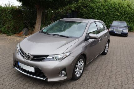 Toyota Auris 225.000 km 5.700 &euro; Düsseldorf 40489