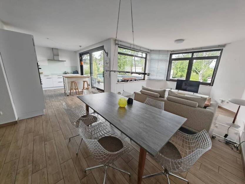 Hochwertige 3-Zimmerwohnung in Toplage mit Küche und Stellplatz!