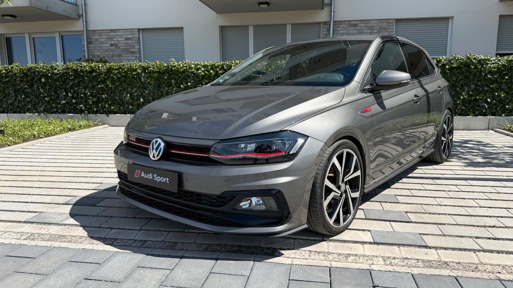 VW Polo 121.000 km 15.990 &euro; Düsseldorf 40472
