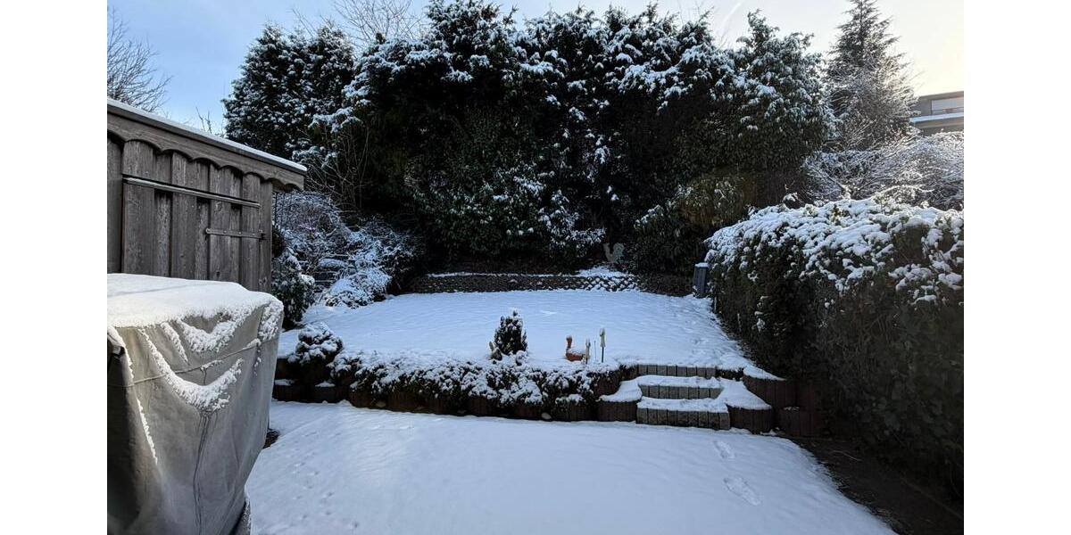 Gepflegte Doppelhaushälfte mit Garten, Fußbodenheizung & Garage 5 zimmer