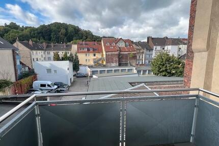 Frisch renovierte 3-Zimmer-Wohnung in zentraler Lage 3 zimmer