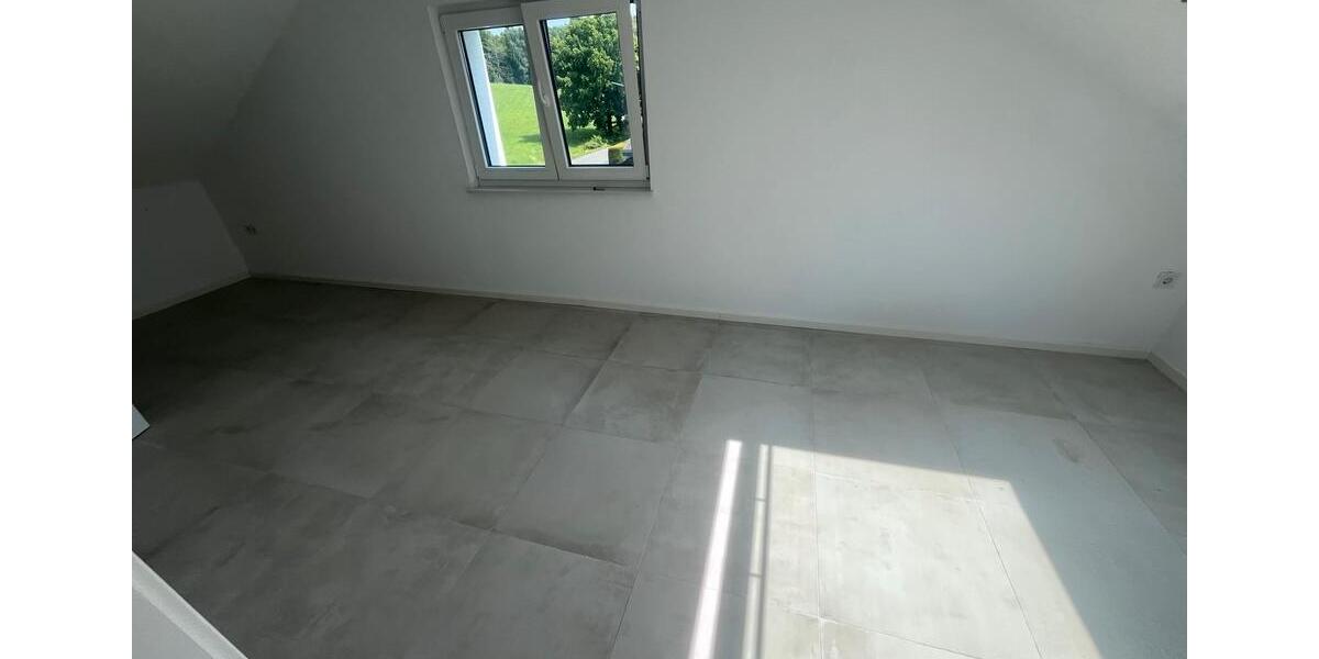 Dachgeschoßwohnung Lindlar - 2 Zimmer, 60 m&sup2;, 800&euro; | Angebot:26279682