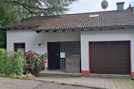 Energetisch sanierte DHH mit Garage in naturnaher Stadtrandlage von Berg. Gladbach-Heiligenstock 4 zimmer