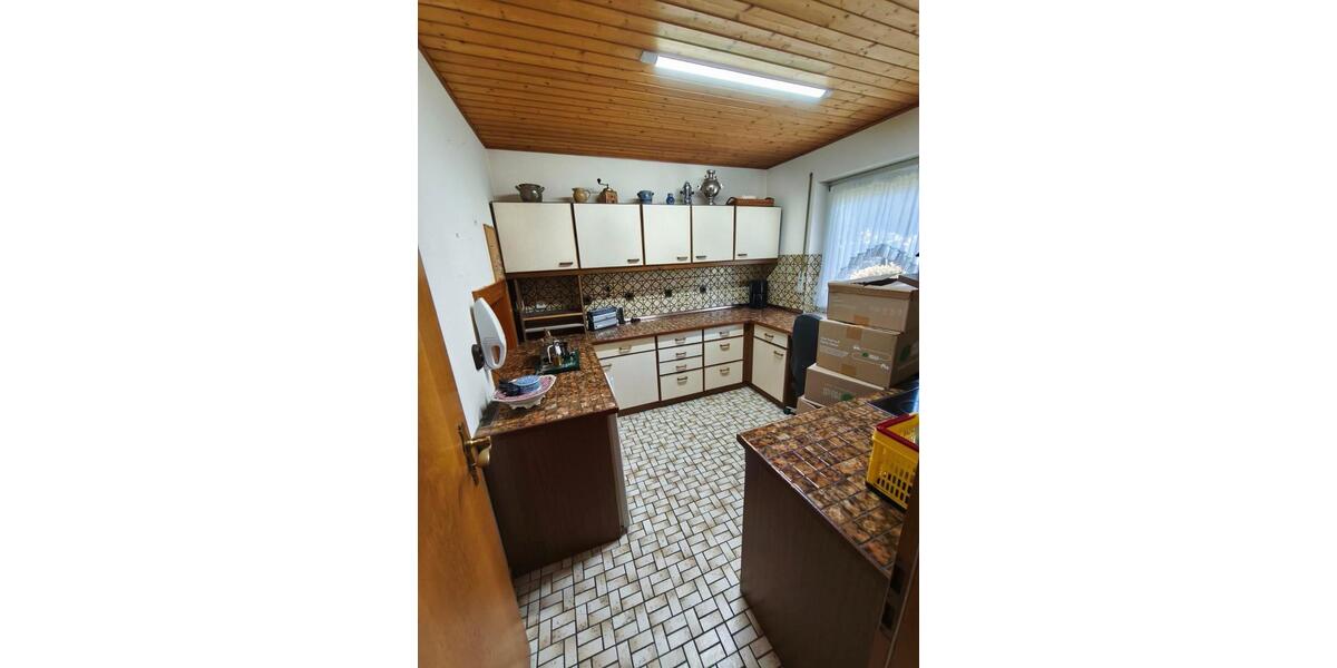 Provisionsfrei - großzügiges Einfamilienhaus mit Einliegerwohnung 8 zimmer