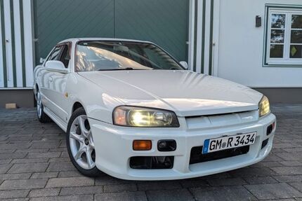 Nissan Skyline 178.000 km 25.990 &euro; Hückeswagen 42499