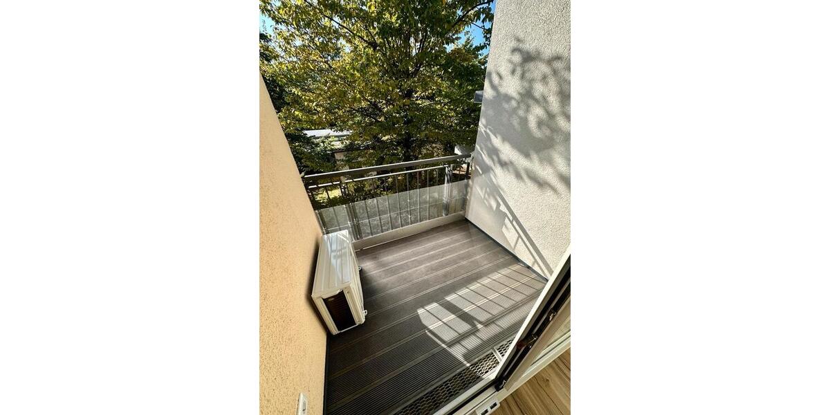 Etagenwohnung Leverkusen - 2 Zimmer, 58 m&sup2;, 1.390&euro; | Angebot:26454226